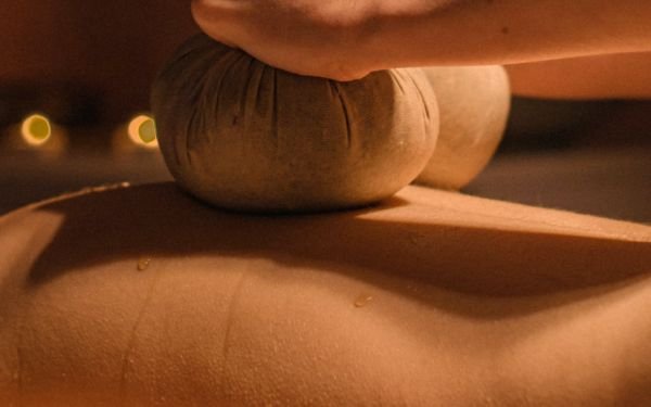 thai dry massage service