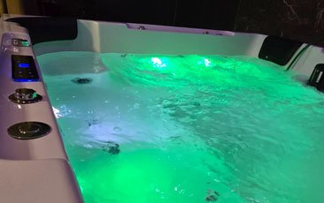 jacuzzi in vip room service